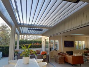 Operable louvres open roof by ACMF