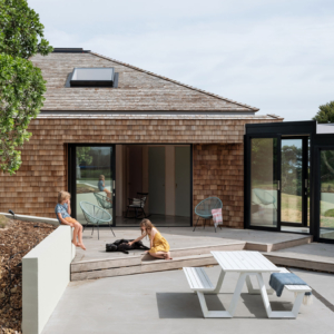 jewellery box house waiheke. Cedar shingles by ACMF