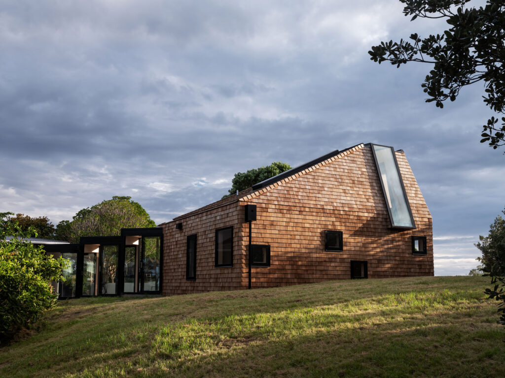 jewellery box house waiheke. Cedar shingles by ACMF